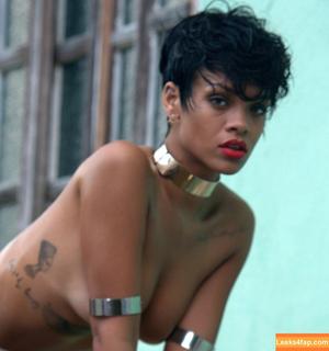 Rihanna photo #1132