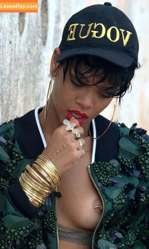 Rihanna photo #1142