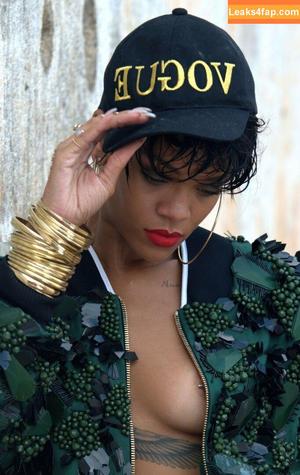 Rihanna photo #1143