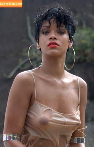 Rihanna photo #1159