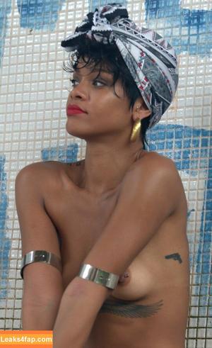 Rihanna photo #1166
