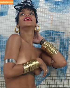 Rihanna photo #1169