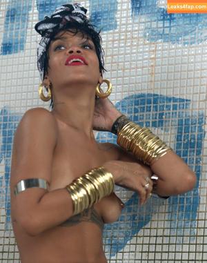 Rihanna photo #1170