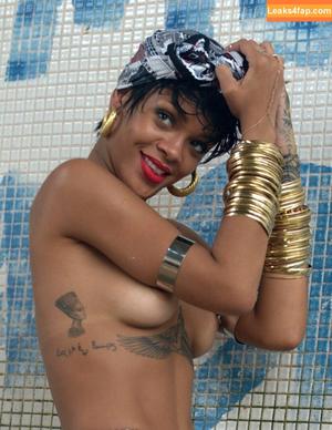 Rihanna photo #1176