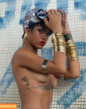 Rihanna photo #1178