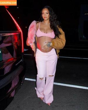 Rihanna photo #1195