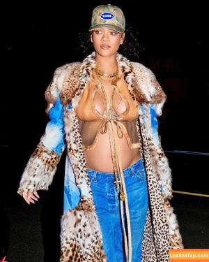 Rihanna photo #1198