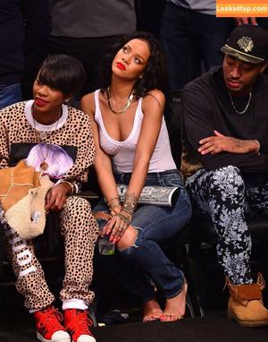 Rihanna photo #1290