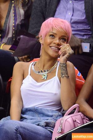 Rihanna photo #1293