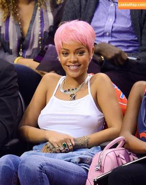 Rihanna photo #1294