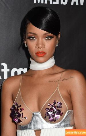 Rihanna photo #1309