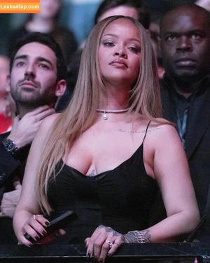 Rihanna photo #1407