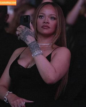 Rihanna photo #1412