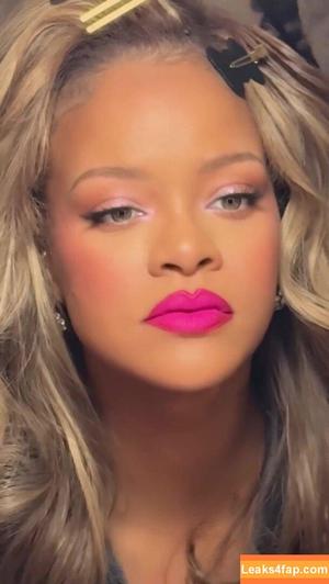 Rihanna photo #1454