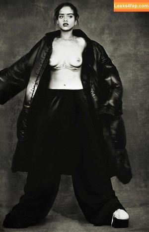 Rihanna photo #1497
