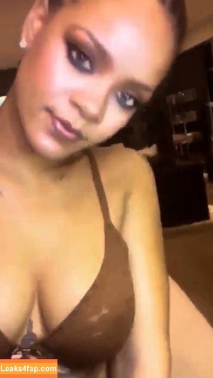 Rihanna photo #1502