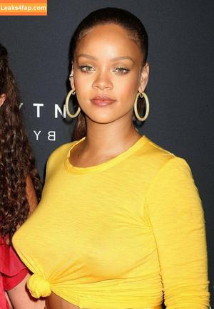 Rihanna photo #1511