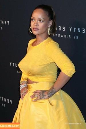 Rihanna photo #1521