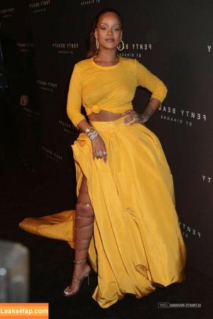 Rihanna photo #1523