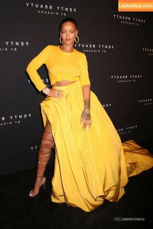 Rihanna photo #1535