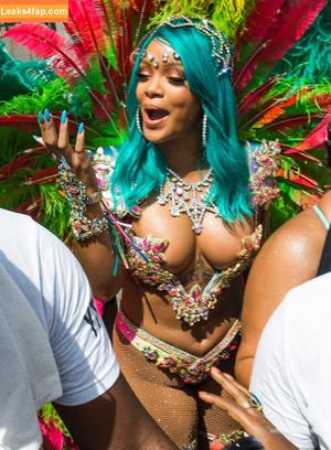 Rihanna photo #1563