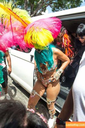 Rihanna photo #1565