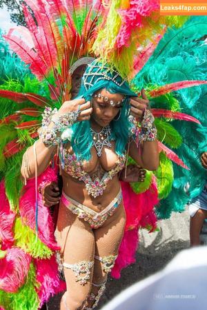 Rihanna photo #1568