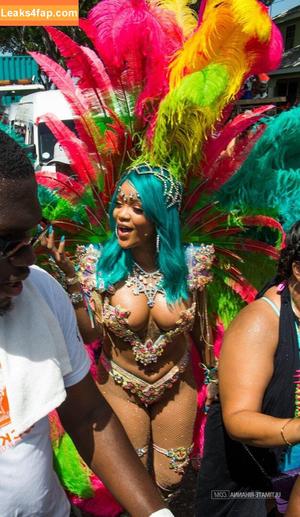 Rihanna photo #1574
