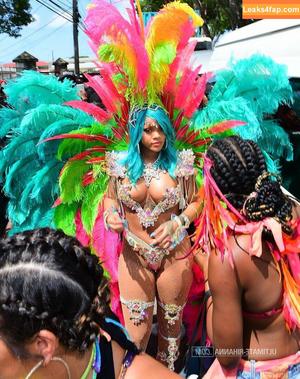 Rihanna photo #1584
