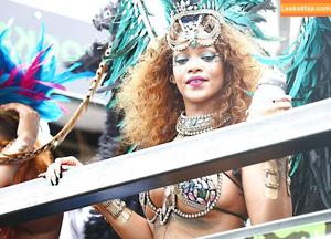 Rihanna photo #1586