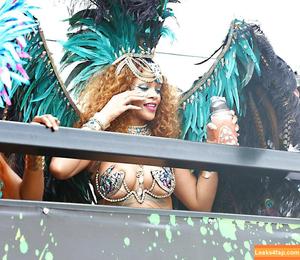 Rihanna photo #1587