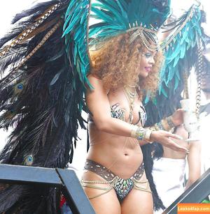 Rihanna photo #1598