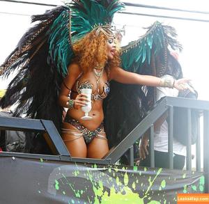 Rihanna photo #1599
