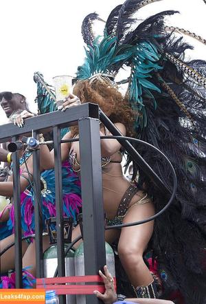 Rihanna photo #1601