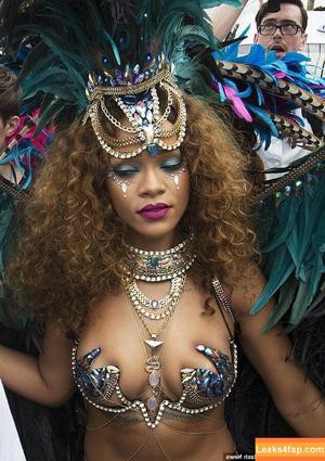 Rihanna photo #1608