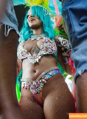 Rihanna photo #1627
