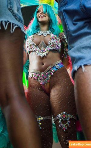 Rihanna photo #1629