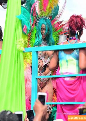 Rihanna photo #1635
