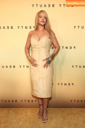 Rihanna photo #1644