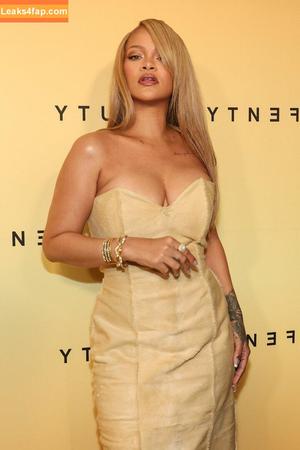 Rihanna photo #1648