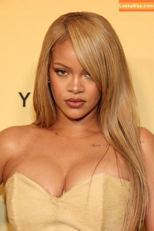 Rihanna photo #1652