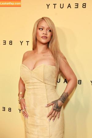 Rihanna photo #1672