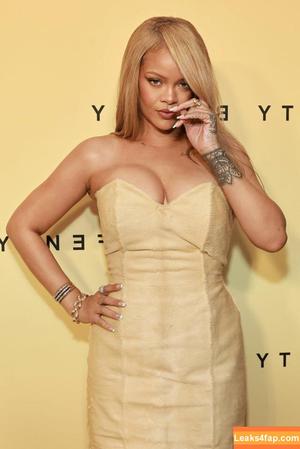 Rihanna photo #1683