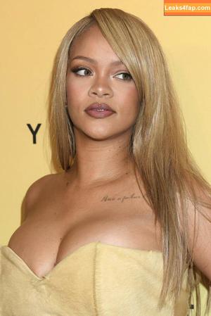 Rihanna photo #1692
