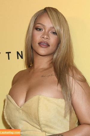 Rihanna photo #1693