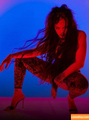 Rihanna photo #1712