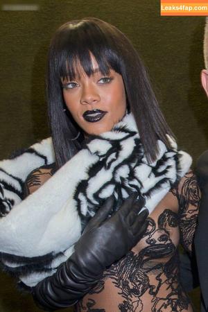 Rihanna photo #1724