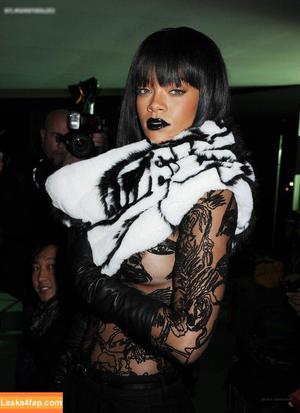 Rihanna photo #1727
