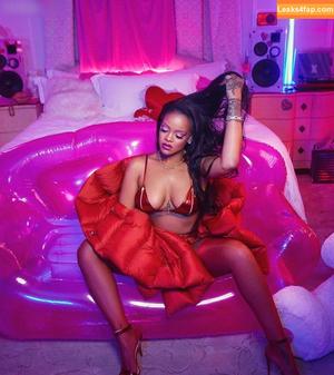 Rihanna photo #1751