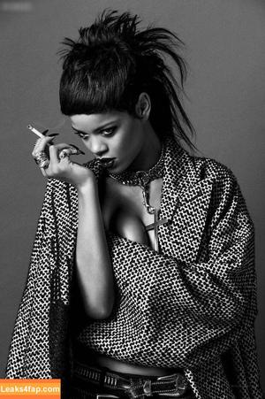 Rihanna photo #1759